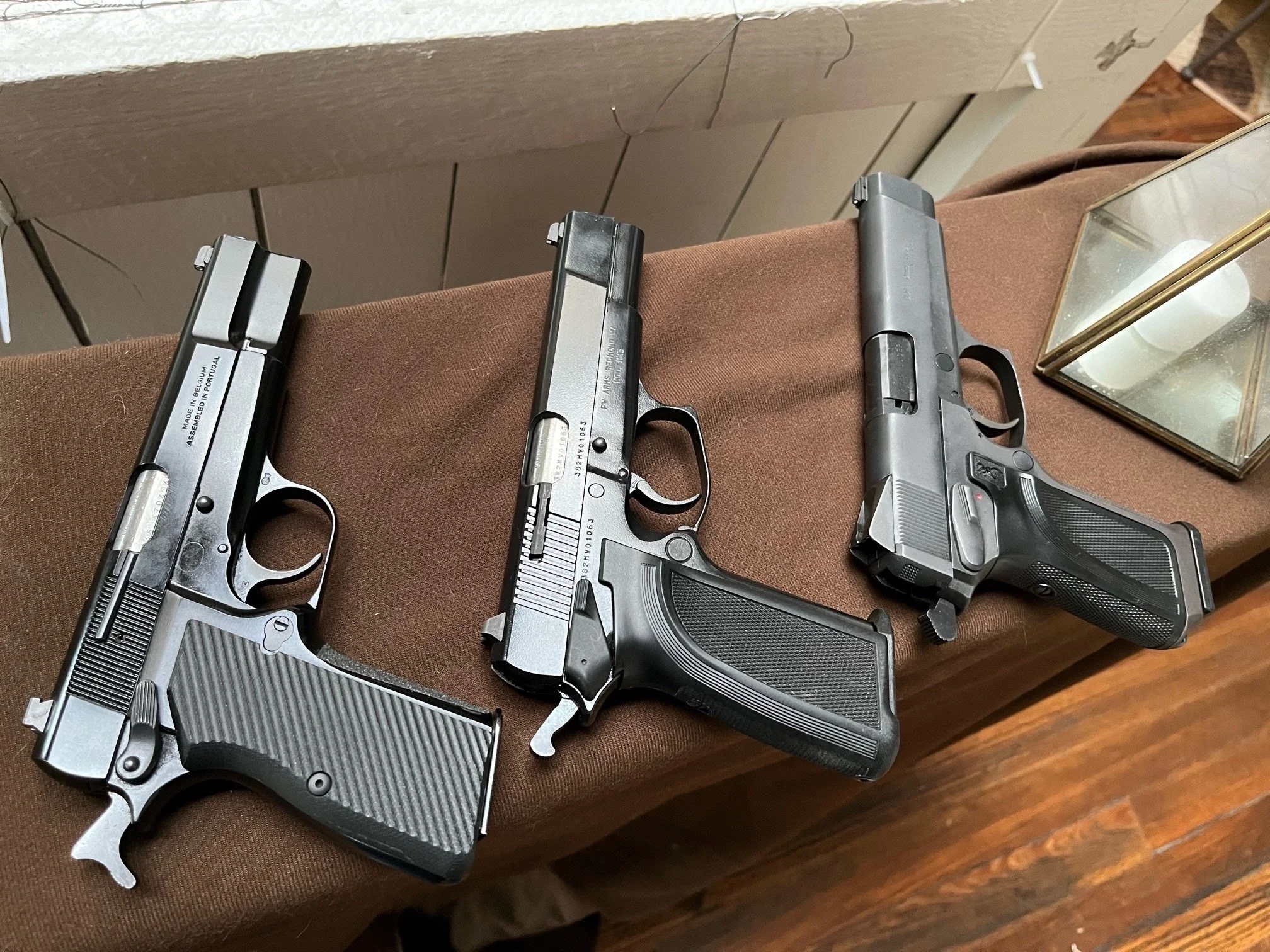 Browning Hi-Power Deluxe レプリカ Browning Hi-Power Deluxe レプリカ Browning-Hi-Power-Replica